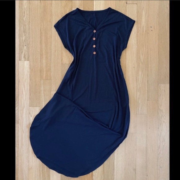 🆕LAST ONE!🛍 Must Have Maxi in Navy Blue - Picture 4 of 7